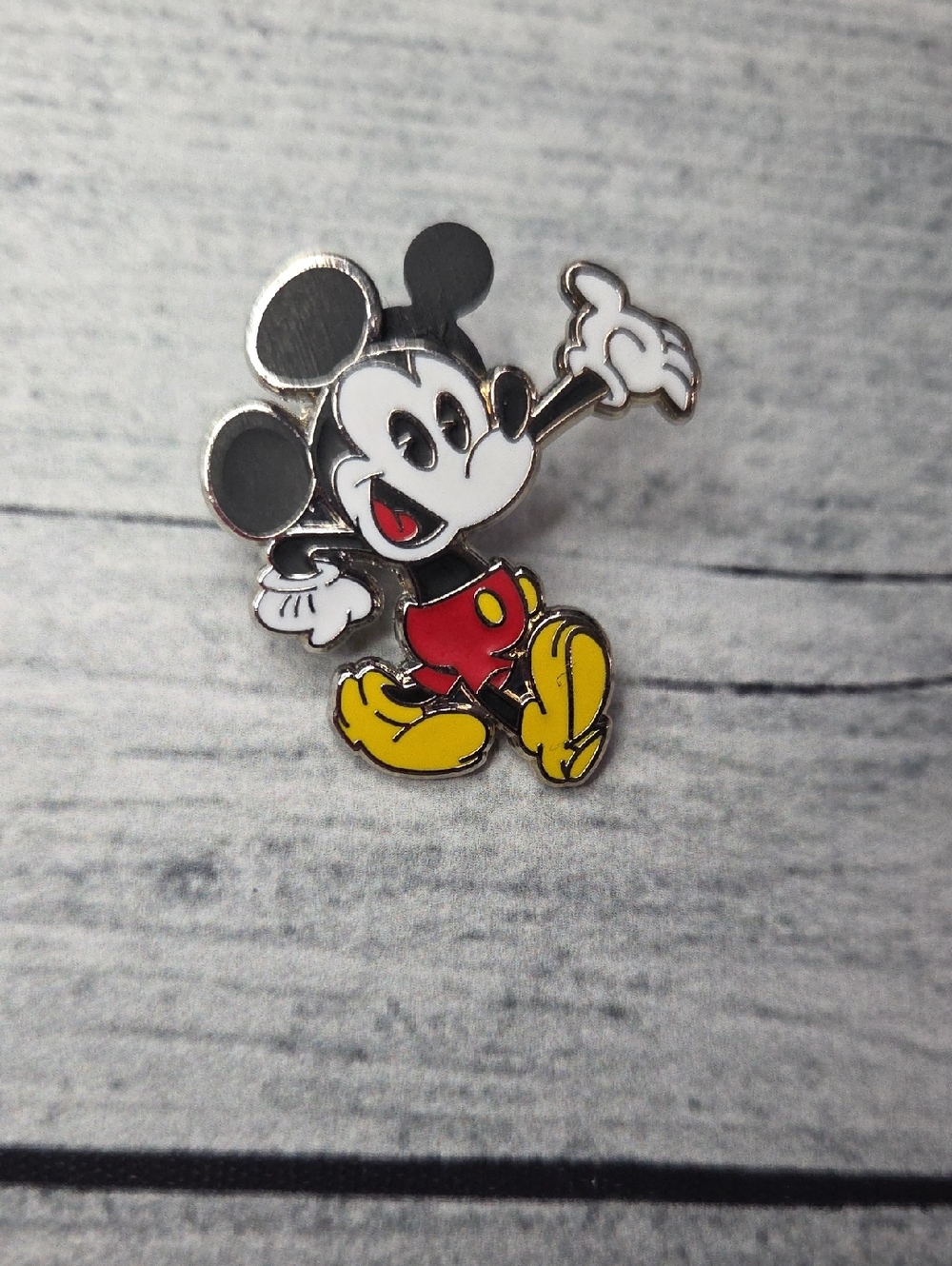 Disney Mickey Mouse 2014 Trading Pin